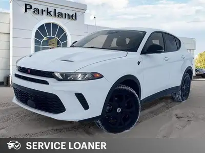 This Dodge Hornet boasts a Intercooled Turbo Premium Unleaded I-4 2.0 L/122 engine powering this Aut...