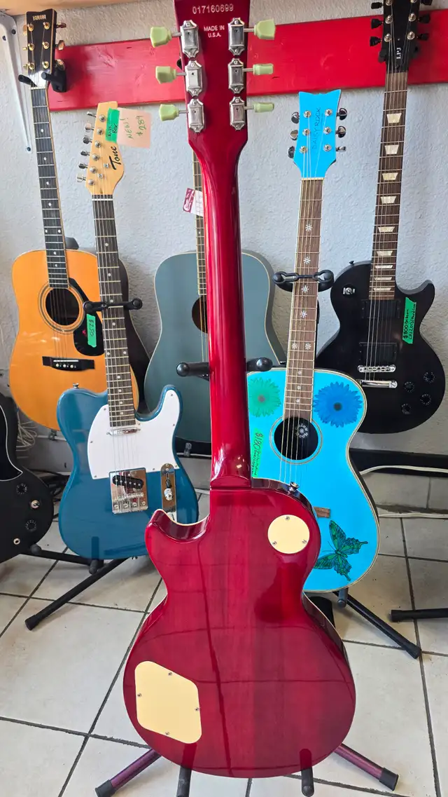 Gibson Les Paul Standard Copy With Hard Case in Guitars in Hamilton - Image 5
