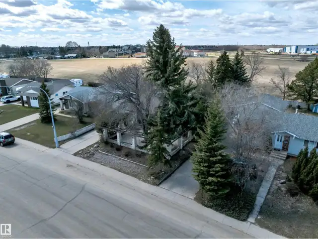 5718 Garden Meadows Drive Wetaskiwin, Alberta in Houses for Sale in Edmonton - Image 10
