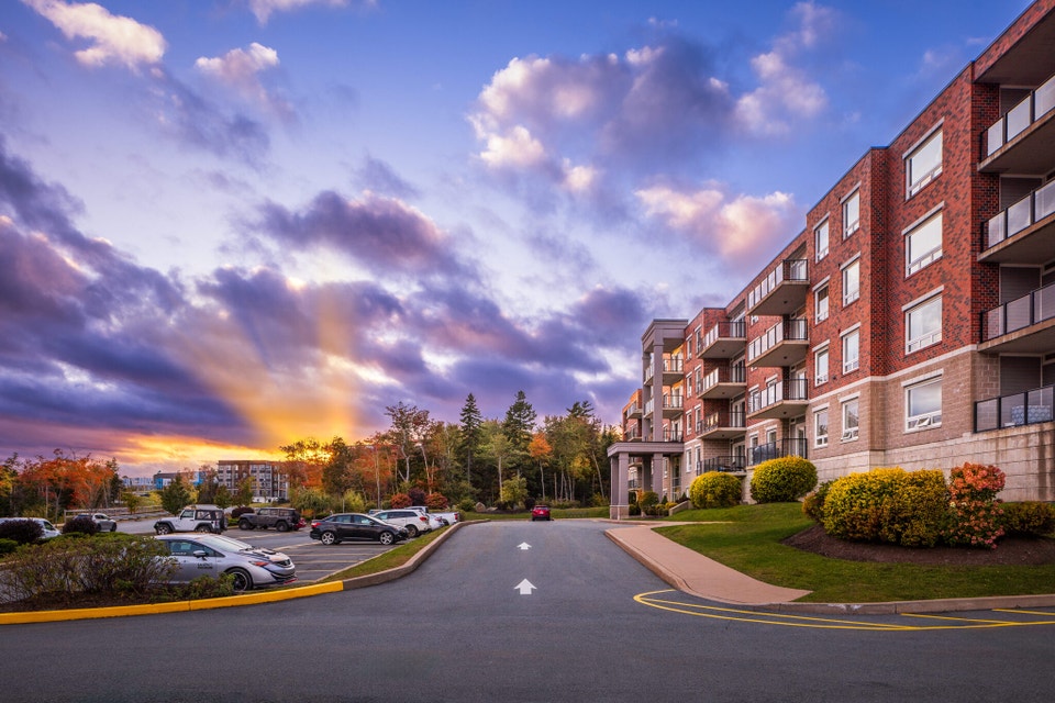 The Two Hundred on Broad Apartments - 2 Bedroom, 2 Bath + Den Ap 2