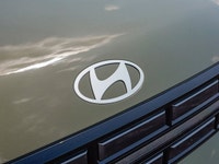 The 2026 Hyundai Santa Fe Hybrid Preferred effortlessly elevates every journey, blending robust perf... (image 8)