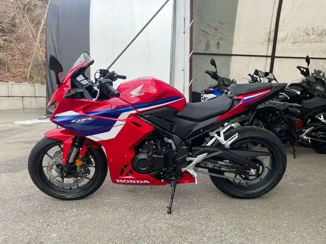 2025 Honda CBR500R in Street, Cruisers & Choppers in Calgary - Image 10