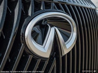 Every New and Executive Driven Demo at Hyatt Infiniti comes with all weather floor mats, wheel locks... (image 8)