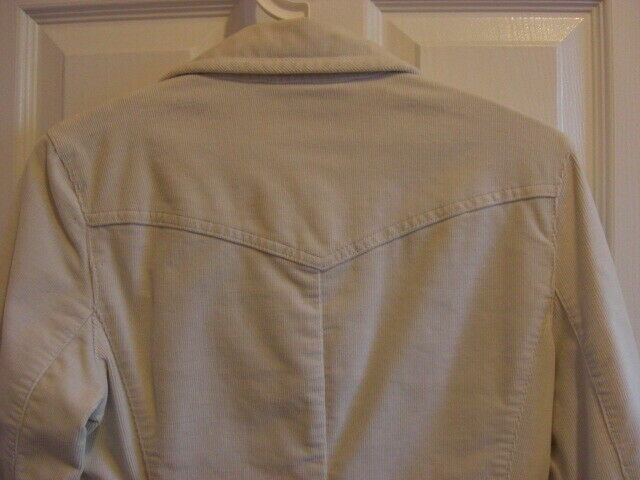 GAP STRETCH Jacket. Size 6. Only $35 OBO. BRAND NEW. in Kids & Youth in Mississauga / Peel Region - Image 3