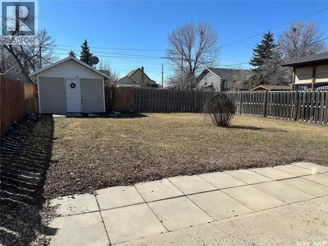 24 3rd AVENUE SE Weyburn, Saskatchewan in Houses for Sale in Regina - Image 24