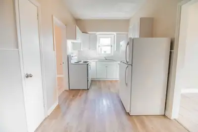 APARTMENT FOR RENT!! Located on King Street in Welland, minutes from the General Hospital, Welland F...