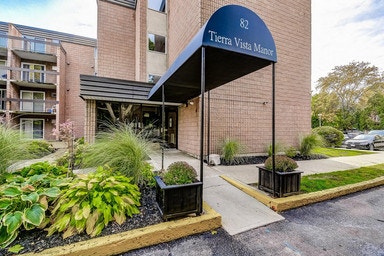 2 Bedroom Apartment Apartment for Rent - 82 Delaware Ave 4