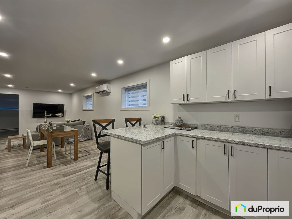 $2,175,000 - 6 units or more in Longueuil (Vieux-Longueuil) — photo 3