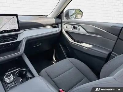 2025 Ford Explorer Active | Navigation | Adaptive Cruise, View more
