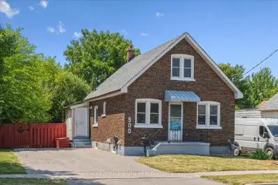 Welcome to this charming all-brick 1.5 storey home located in an established Oshawa Neighbourhood! T...