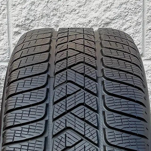 (97%) 4x GLC 43 AMG 19" OEM RunFlat Winter Wheels Package in Tires & Rims in City of Toronto - Image 10