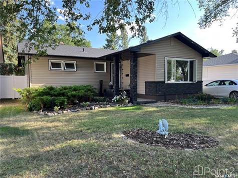 207 Dominion ROAD in Houses for Sale in Moose Jaw - Image 2
