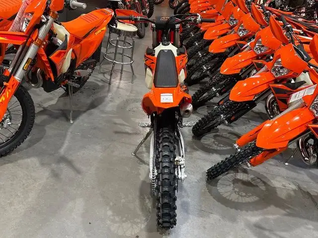 2026 KTM XC 250 in Dirt Bikes & Motocross in Calgary - Image 11