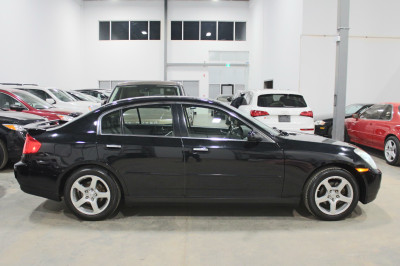 2004 INFINITI G35! RARE 6 SPEED! ONLY 94,000KMS! ONLY $10,900!