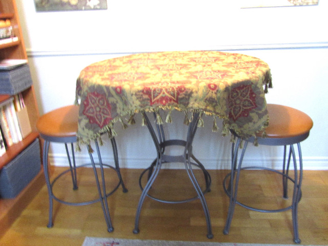 Lawrenceville Counter Height 36” øTable, Metal w. Glass Top in Dining Tables & Sets in Dartmouth - Image 4