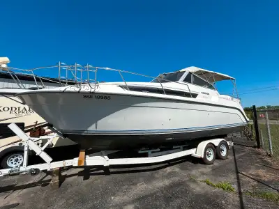 1992 Carver Montego 528 Cabin Cruiser with Trailer V6 4.3L Mercruiser Excellent condition in and out...