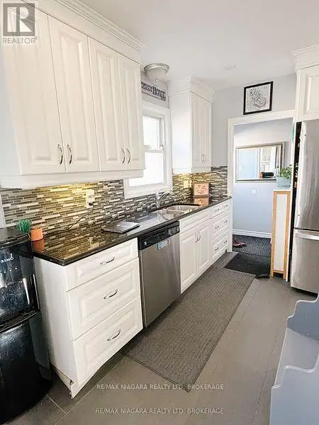 147 LINWOOD AVENUE Port Colborne (Sugarloaf), Ontario63006664288259122