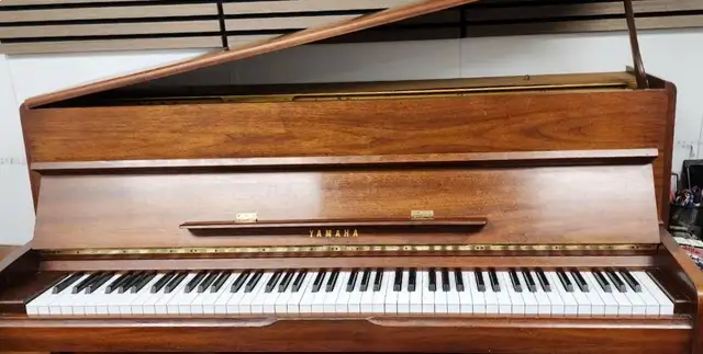 YAMAHA Professional Series Acoustic Piano in Pianos & Keyboards in City of Montréal - Image 4
