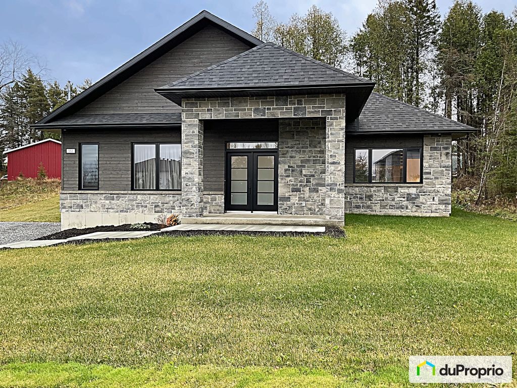 $499,000 - Bungalow for sale in Coaticook — photo 2