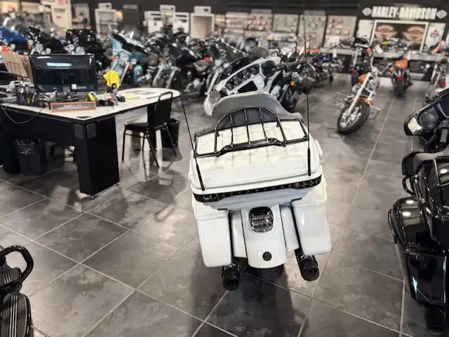 2020 Harley-Davidson CVO Limited in Street, Cruisers & Choppers in Sudbury - Image 11