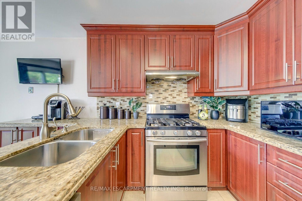 2442 Wynten Way Oakville (CV Clearview), Ontario, photo 13 of 40