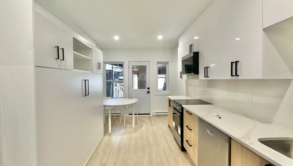 Studio meublé à Hochelaga - Électros + WiFi inclus - Disponible! 3