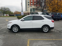 2018 Chevrolet Equinox Premier AWD Well-equipped, confident in all seasons, and refined for daily dr... (image 7)