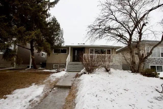 Forest Heights 3 Bed 1 Bath Upper Suite Edmonton