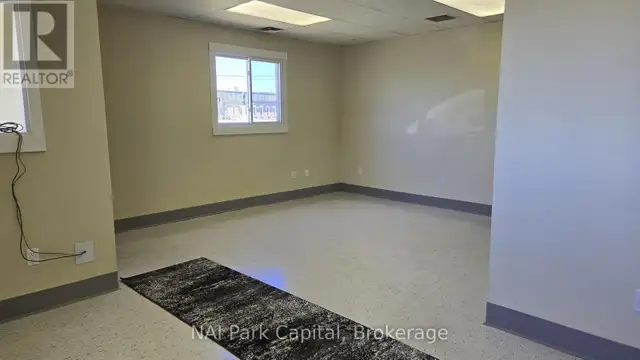 594 GLENGARRY CRESCENT Centre Wellington (Fergus), Ontario in Commercial & Office Space for Rent in Oakville / Halton Region - Image 6
