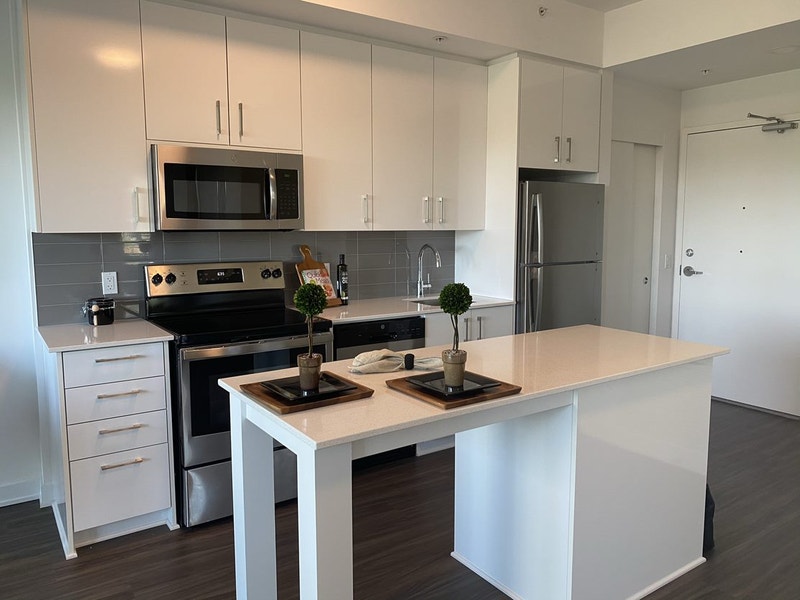 Modern 2Bedroom Apartment Available in Westboro (1960 Scott)! Long