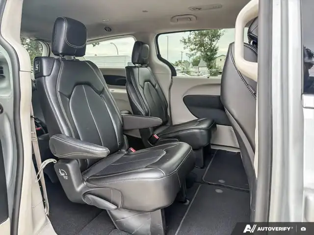2024 Chrysler Pacifica | Touring-L | Apple CarPlay and Android in Cars & Trucks in Winnipeg - Image 27