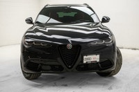 Local trade with only 3,948 KM!!! This Alfa Romeo Stelvio delivers a Intercooled Turbo Premium Unlea... (image 1)