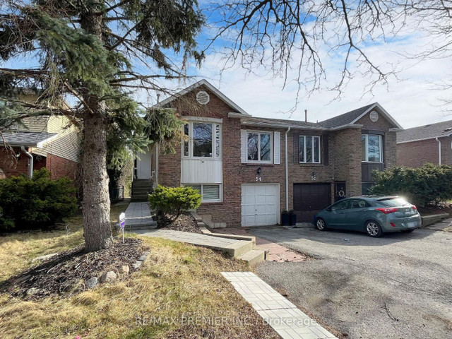 ✨BEAUTIFUL 3+1 BEDROOM RAISED BUNGALOW WITH LEGAL DUPLEX! in Houses for Sale in Oshawa / Durham Region