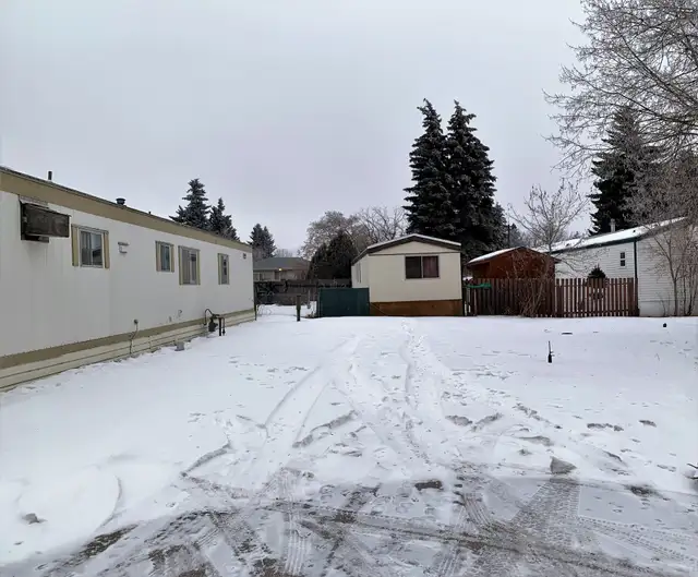 Mobile Home Lot in Storage & Parking for Rent in Red Deer - Image 3