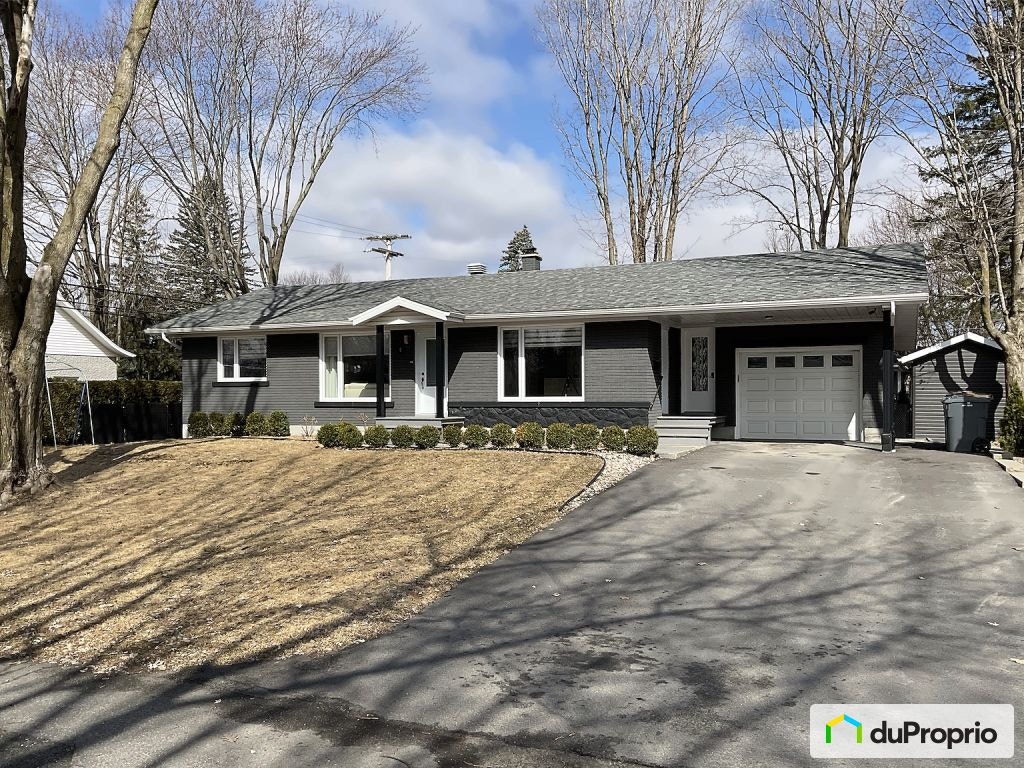 $443,500 - Bungalow for sale in Victoriaville — photo 1