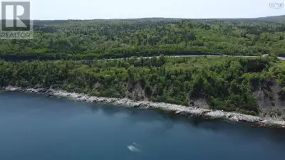 Looking for that perfect building lot with a 180 degree view of the ocean than this property is call...