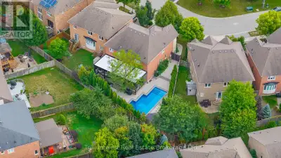 Step into luxury as you enter this beautiful home in the highly coveted Lakeshore Woods. Perfectly s...