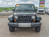KBB.com Best Resale Value Awards. This Jeep Wrangler has a trusty Gas V6 3.6L/220 engine powering th... (image 7)