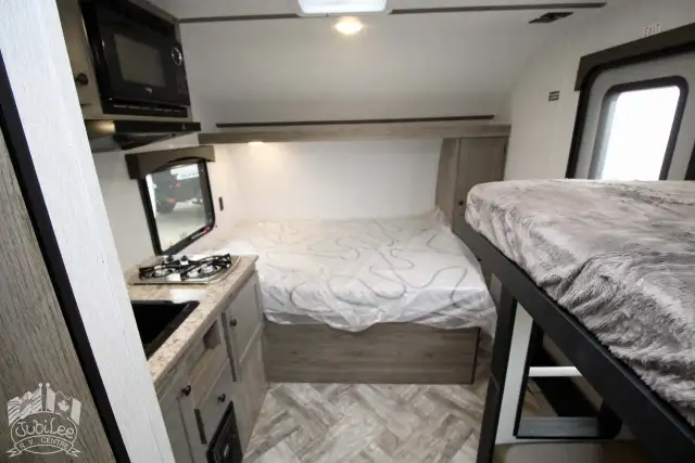 2025 ,Sun Lite,Sunset Park RV 13BH in Travel Trailers & Campers in Kamloops - Image 6