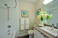3 BEDROOM TOWHOUSE FOR RENT IN BARRIE! BRIGHT AND SPACIOUS! Realstar's Tamarack Woods is a family-fr... (image 7)