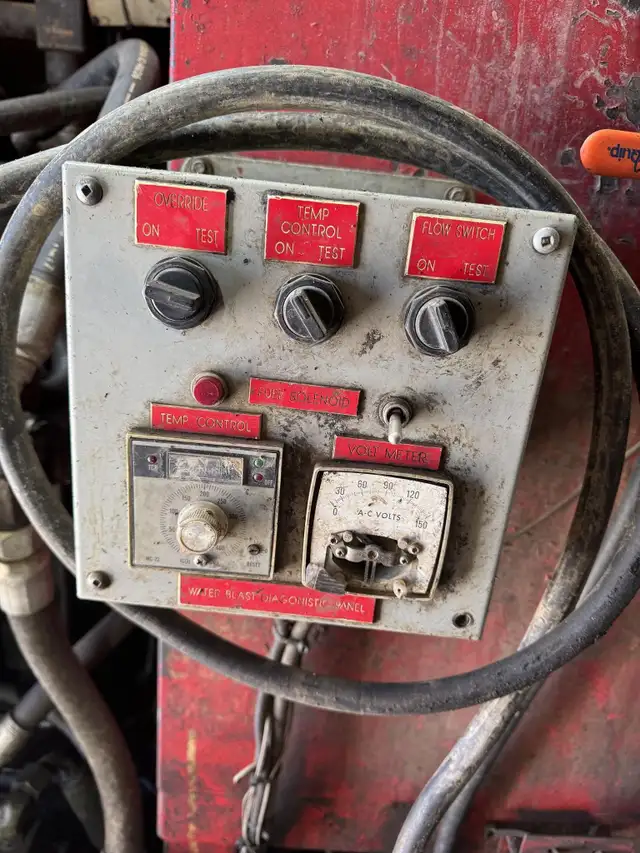 2005 PETERBILT 335 in Heavy Trucks in Saskatoon - Image 35