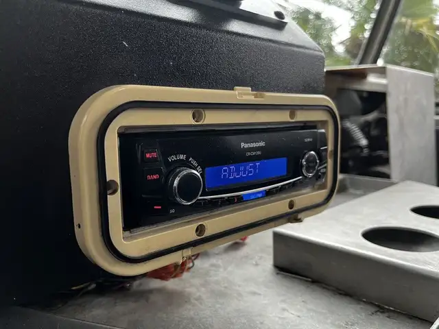 2005 Morgan Olson Workhorse 14 Foot Step Van with Shelving in Heavy Trucks in City of Montréal - Image 48