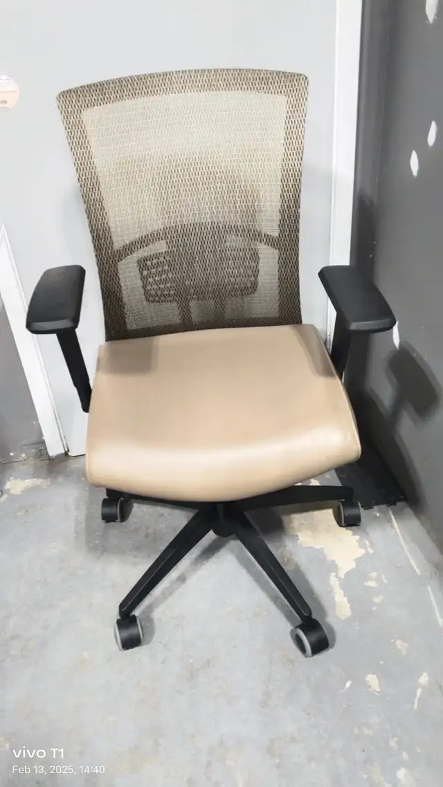 Teknion Nuova Contessa Task Chair-Global Vion Ergonomic Chair!62863275312898124