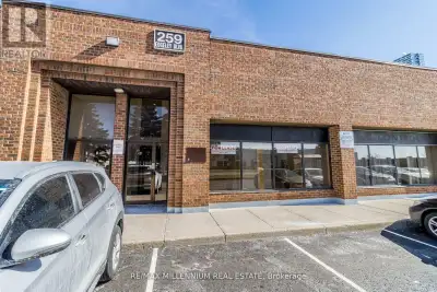 Great Location, laminated floors, Frontage to main Street, Walking Distance to Metropolitan Subway S...