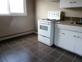 Central McDougall Apartment For Rent | Mateo Place in Long Term Rentals in Edmonton - Image 3