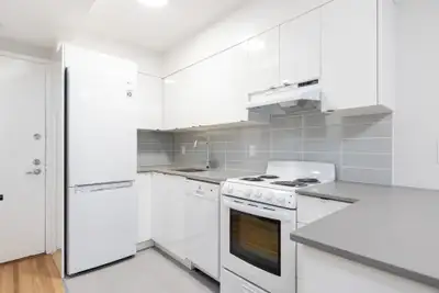 Positioned just off the popular Robson Street in Downtown Vancouver, Casa Bella offers a gym for res...