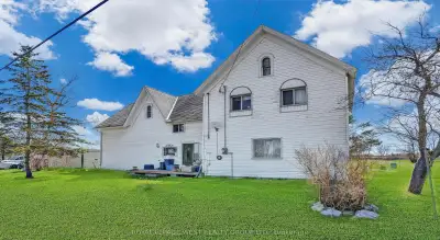 Price: $599,000 / $2,272/mo Just Listed! Explore This Exceptional Opportunity!**This well-built 2.5-...