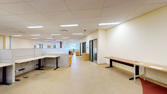 Local Commercial/Bureaux à louer - Jonquière - 800 À 4100 pi2 dans Espaces commerciaux et bureaux à louer  à Saguenay - Image 2