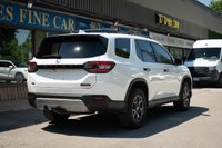 2025 Honda Pilot Trailsport AWD Honda Pilot SUV. Spacious 3-row SUV that seats up to 7 people. Power... (image 5)