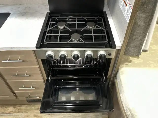 2024 Adventurer LP Class C Adventurer 24DS in RVs & Motorhomes in Abbotsford - Image 30